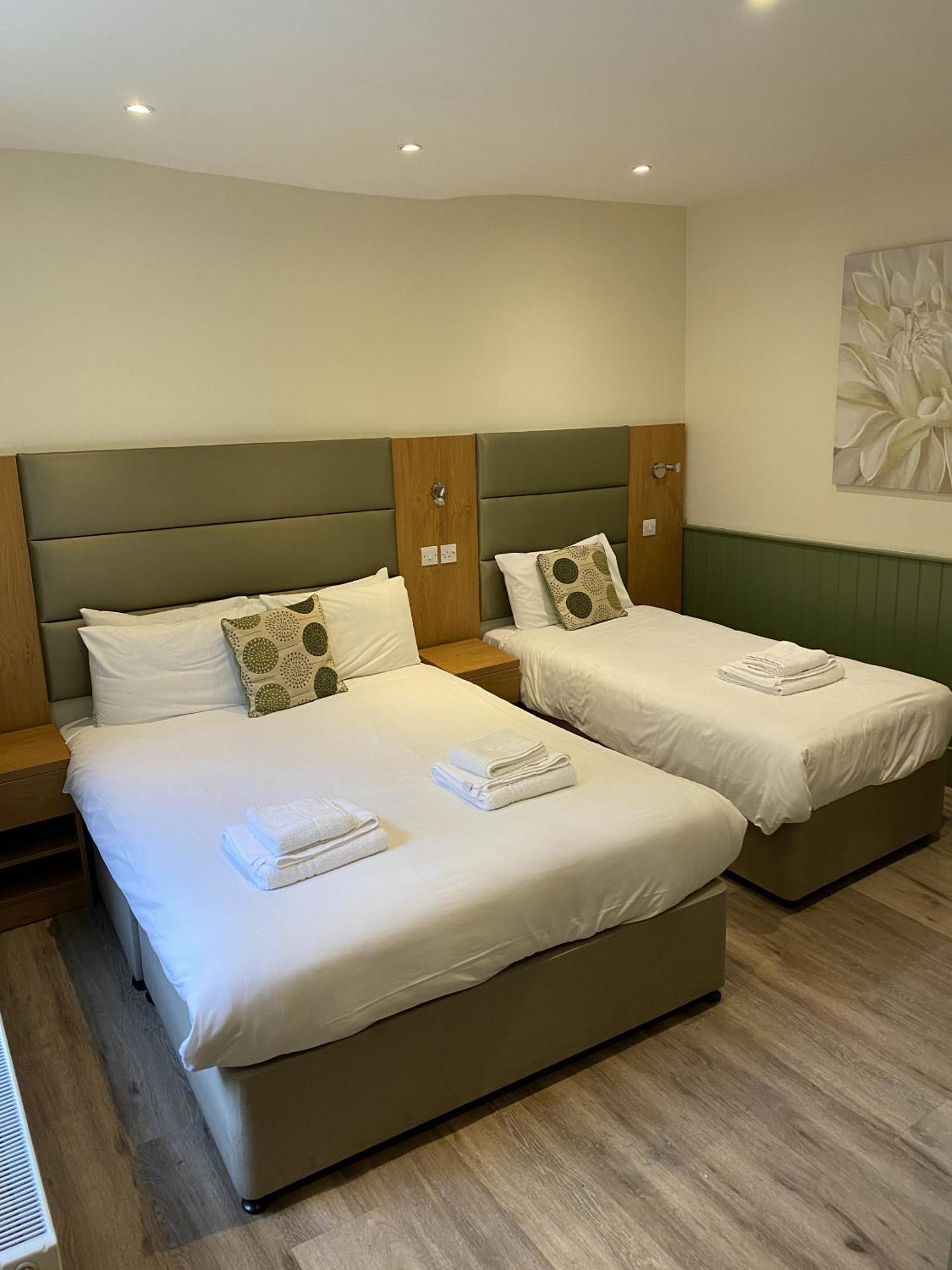 New Inn Hotel เล็คเลด ห้อง รูปภาพ