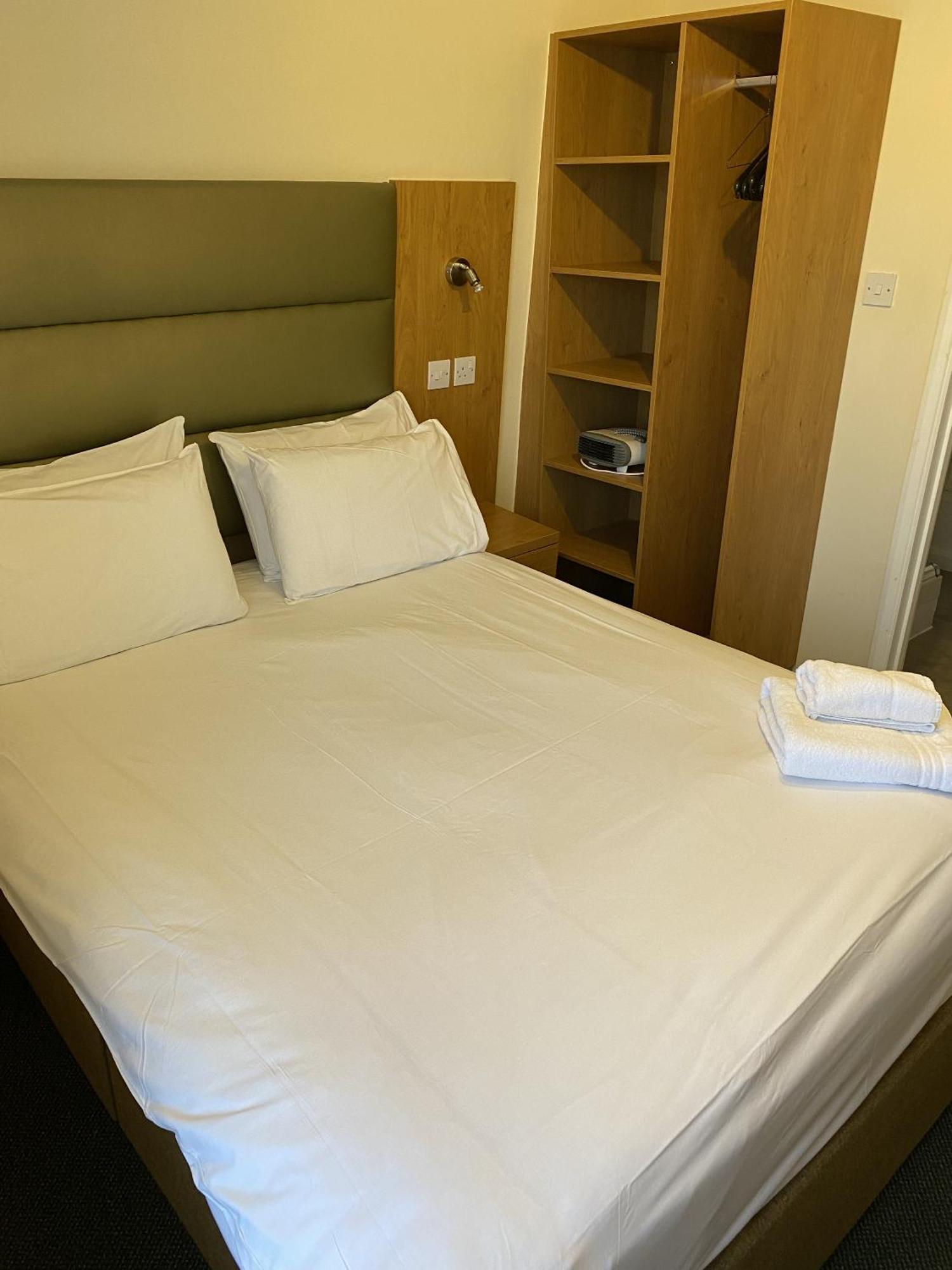 New Inn Hotel เล็คเลด ห้อง รูปภาพ