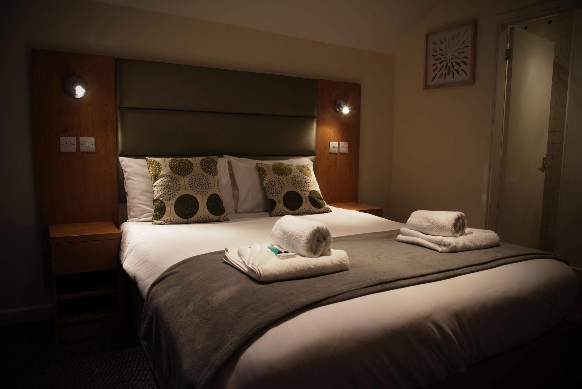 New Inn Hotel เล็คเลด ภายนอก รูปภาพ